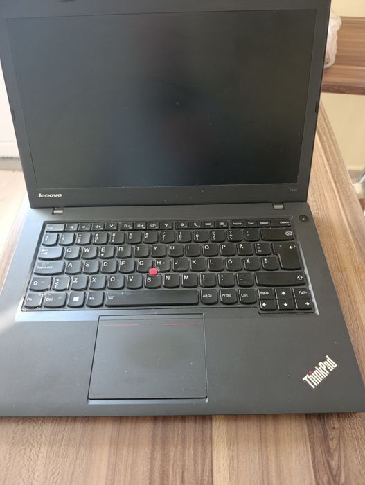 Lenovo ThinkPad T440 i5 / 8GB RAM / 256GB SSD / Windows 10
• Intel Cor
