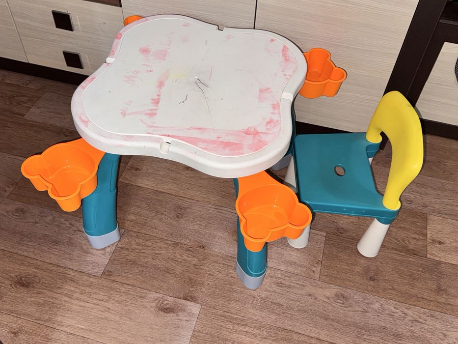 Стол для лего и стульчик