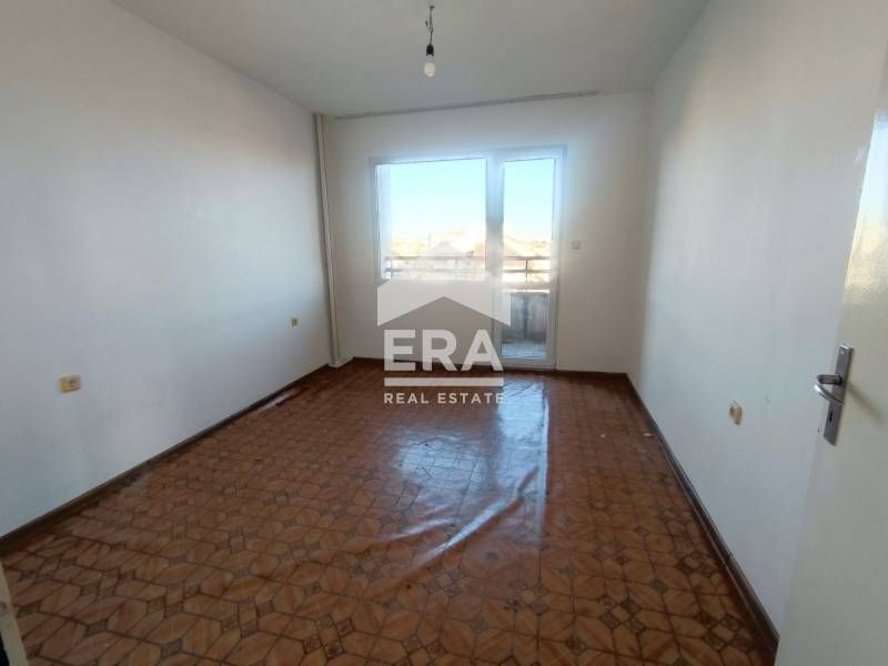 Продава се Двустаен апартамент в Хасково, Дружба 1 - 74 кв.м за 793 €/кв.м - Снимка #4