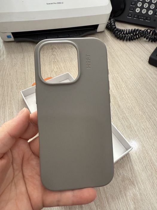 Продам чехол MOFT iphone16PRO