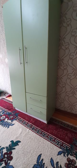 Shkaf srochna sotiladi
