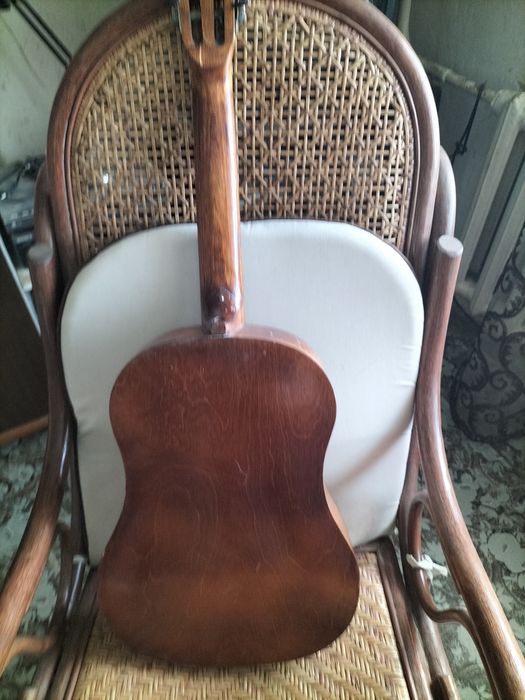 продам гитару ленинградскую