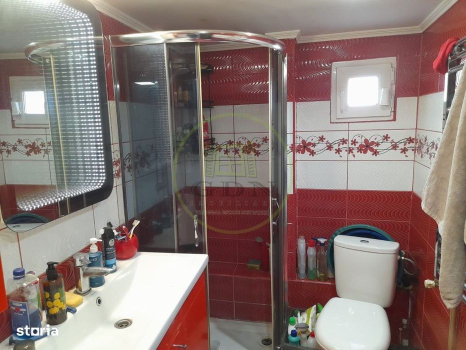 Casa renovata 5 camere de vanzare in locaitatea Mandra jud. Brasov