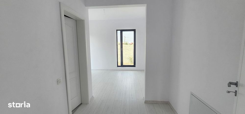 Casa 4 camere,panouri fotovoltaice,200 m de blv.