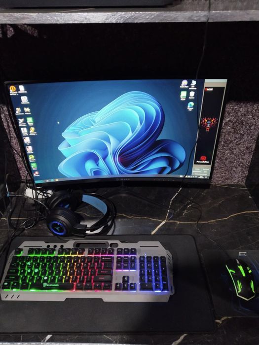 Таййор бизнес кампютер сотилади  7 та