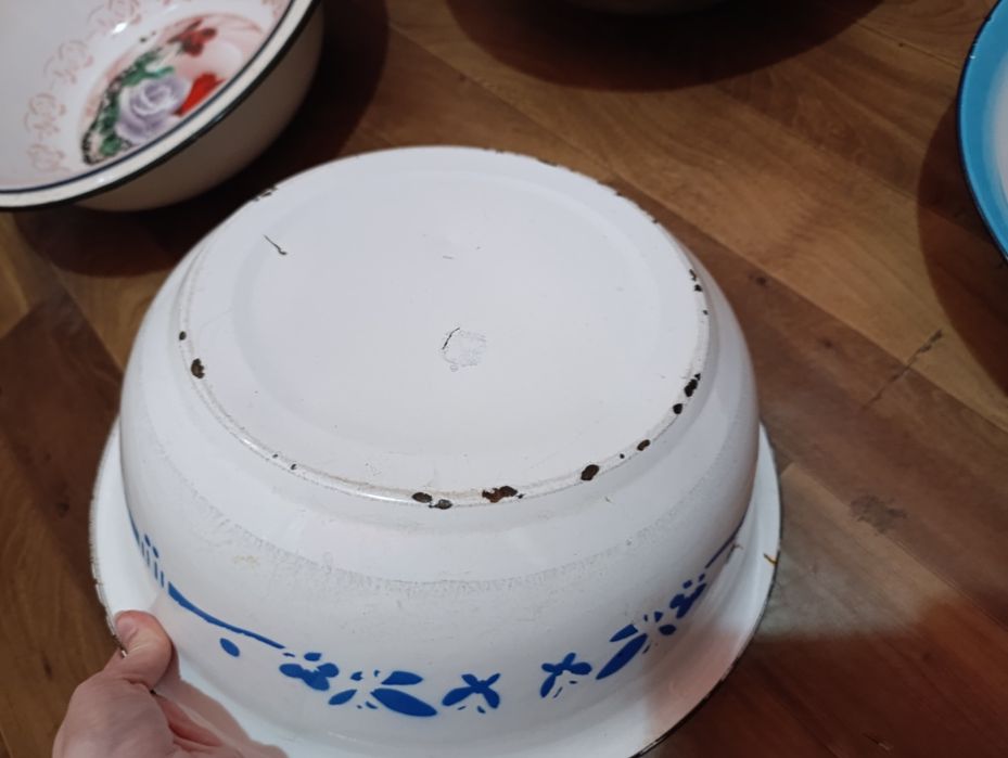 Эмалированный и никель тазики,разных видов