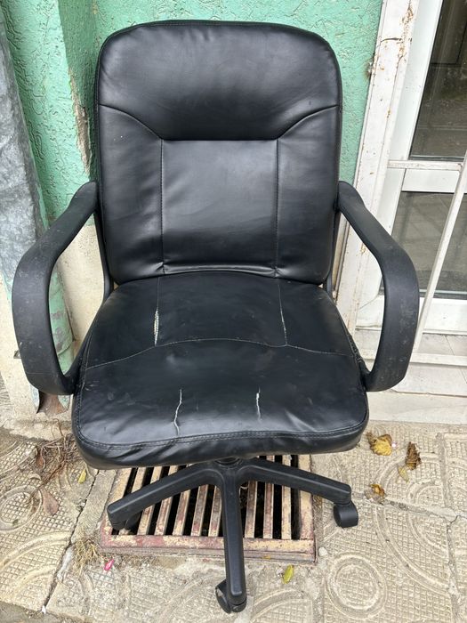 Стол на колелца