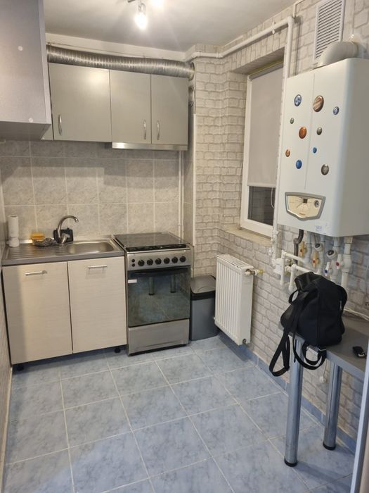Închiriez garsoniera