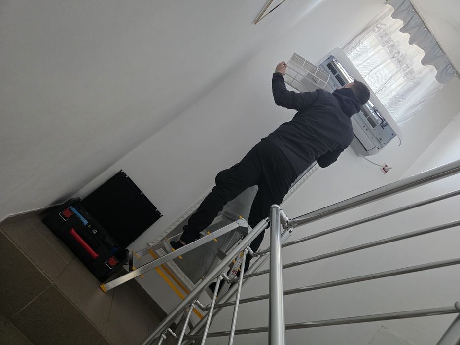Montaj aer conditionat