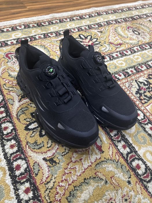 Мужские кроссовки