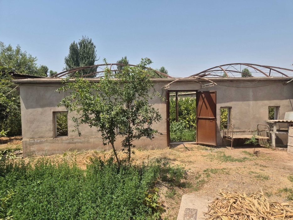 15 сотих ер (7.5 сотих парник) сотилади. Денов Хазарбоғ