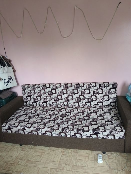 Срочно продам диван