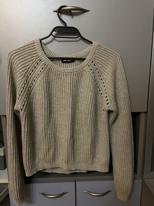 Блузи и пуловери