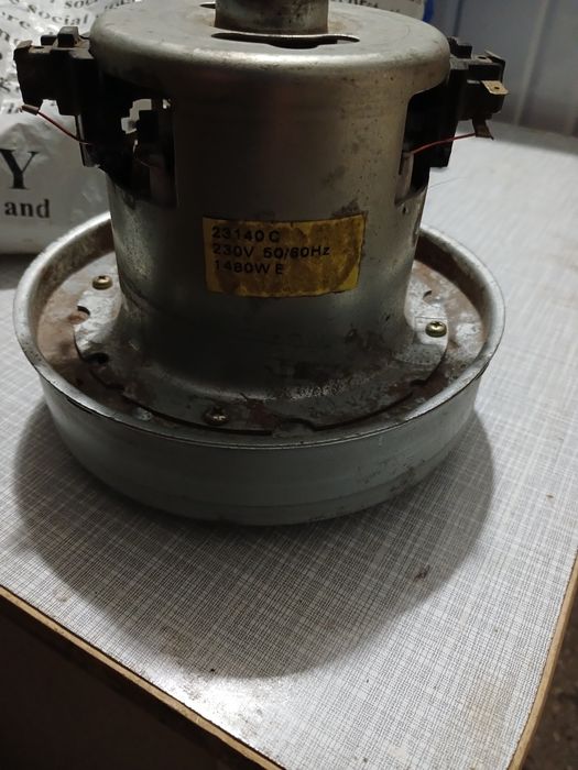 Продам пылесос  и  двигатель