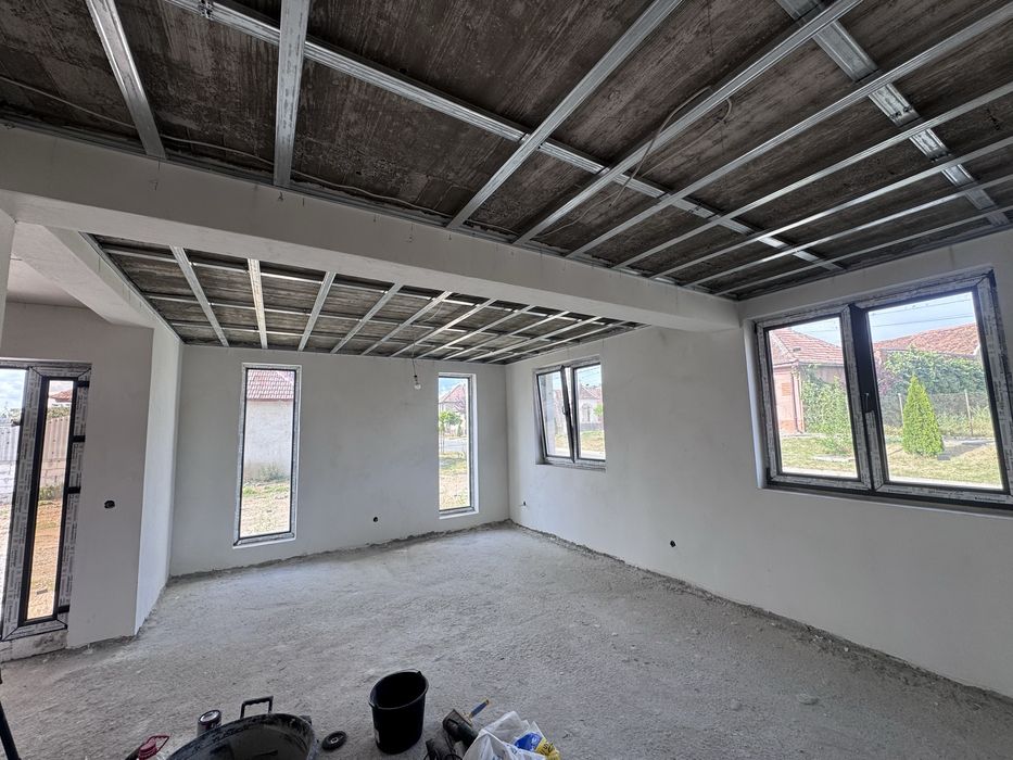 Vand casa la vestem direct proprietar