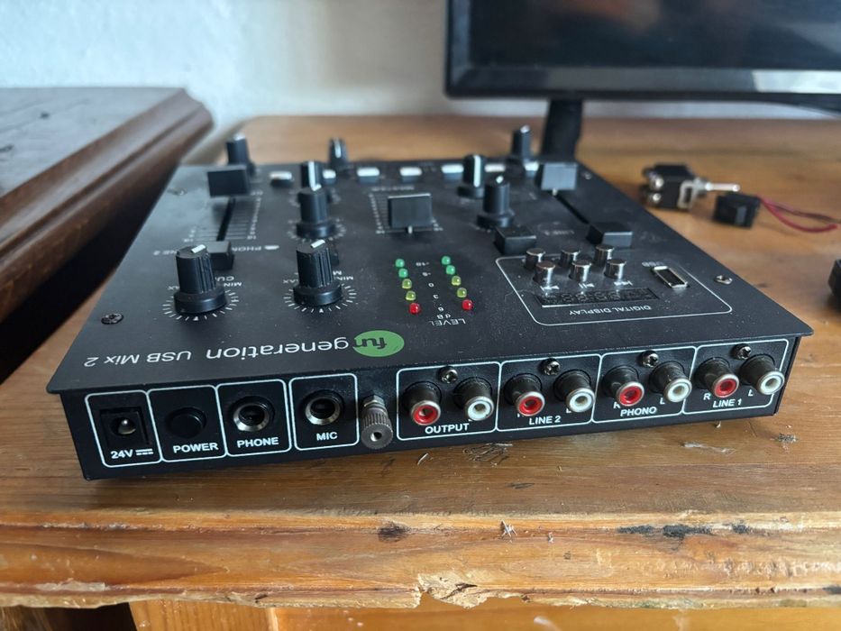 Vând mixer Fun Generation USB Mix 2