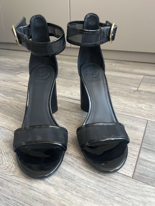 Черни сандали Guess