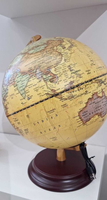 Нов Луксозен Глобус Декорация за Бюро/Офис 20см