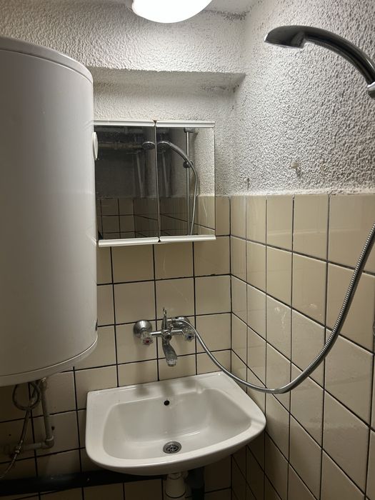 Продавам магазин офис в центъра на София