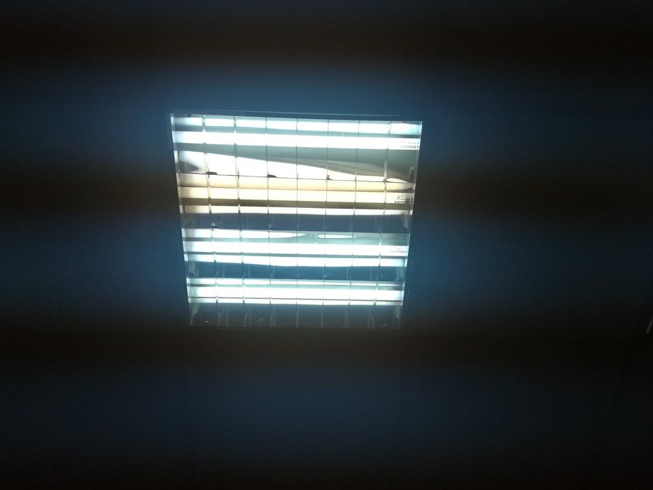 Продавам осветителни тела