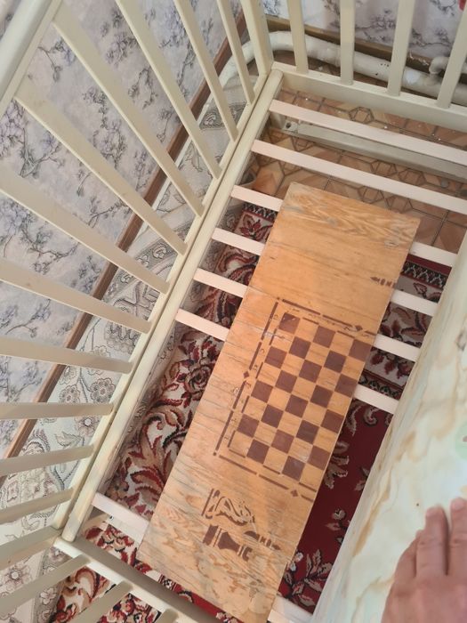 Продам б/у кроватку