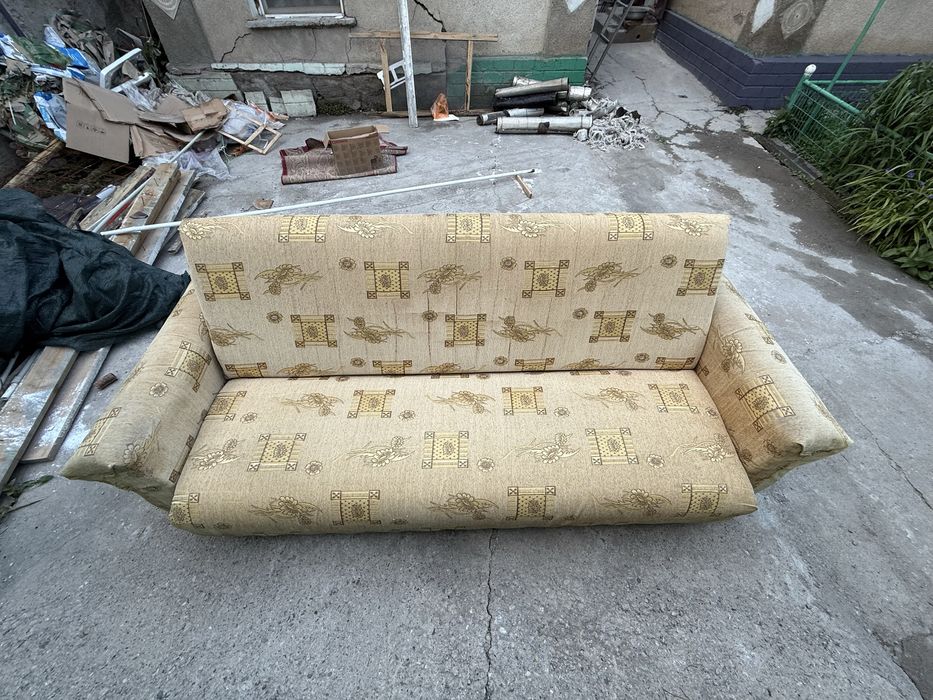 Советский хороший диван