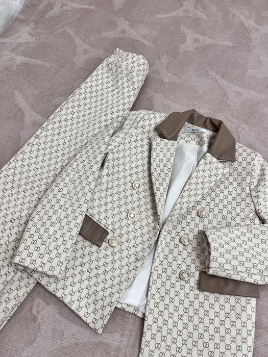 Брючный костюм для девочки