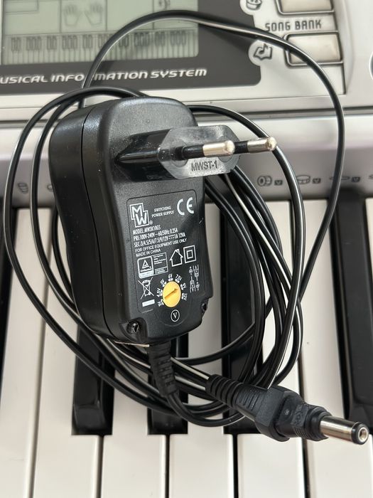 Синтезатор-йоника Casio