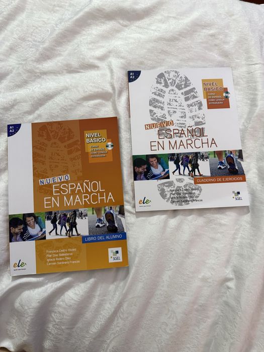 Учебник и учебна тетрадка по испанкси език Nuevo Español en Marcha