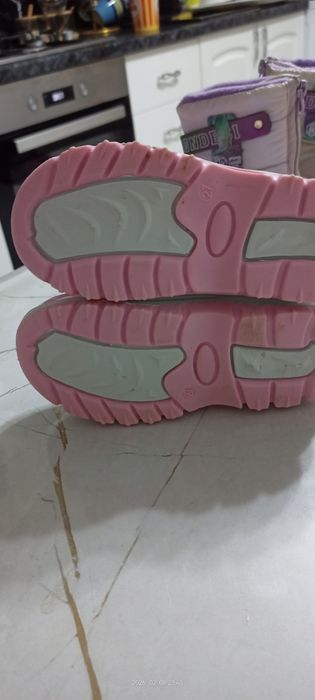 Продам сапожки детские девочка