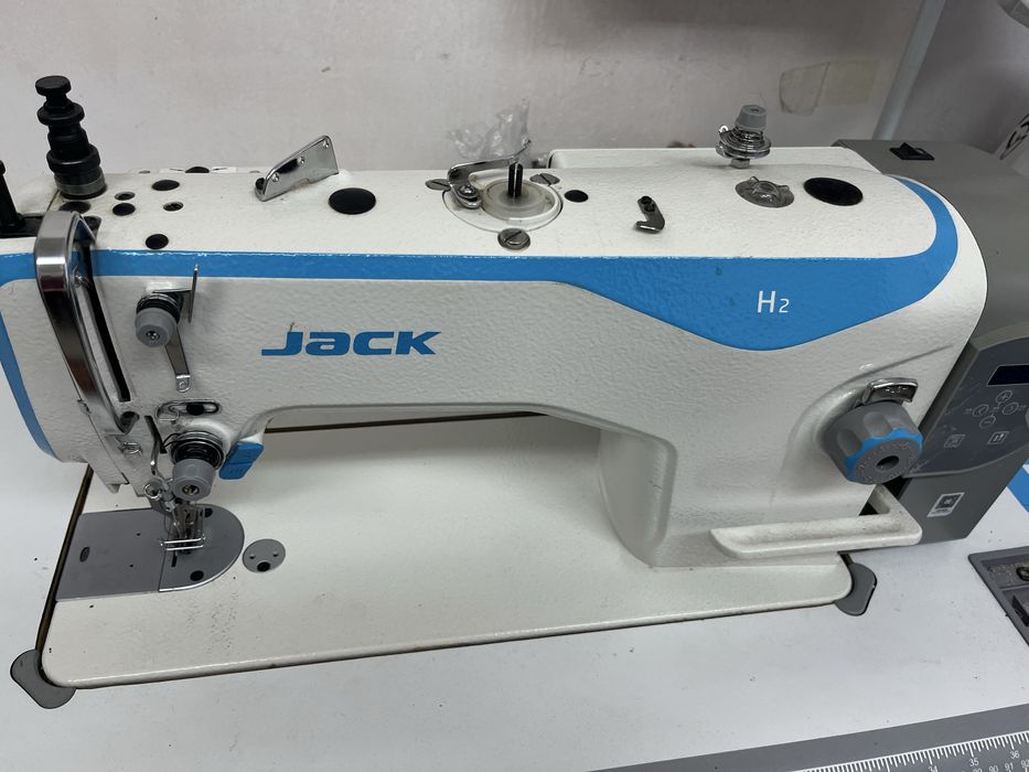 Швейная машинка  Jack шагаика.