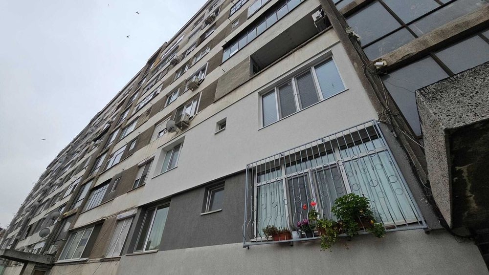 Голям 2-стаен монолит Кършияка - Панаира