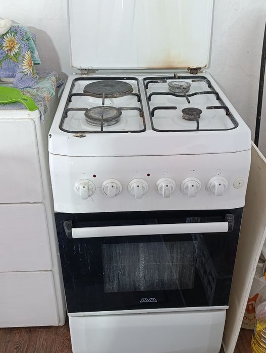Продам газ плиту