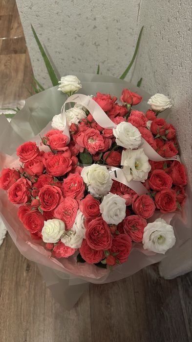 Продам букет свежий кустовых роз