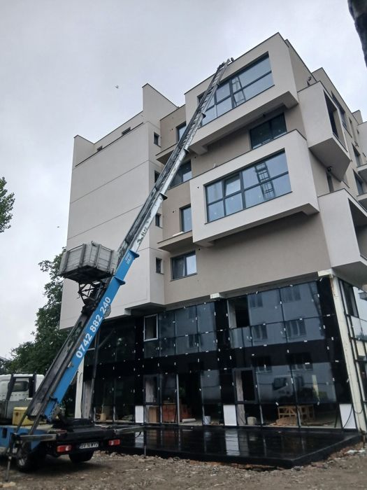 închiriere lift exterior
