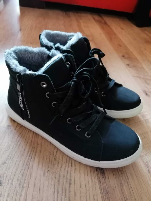 Черни дамски спортни зимни обувки