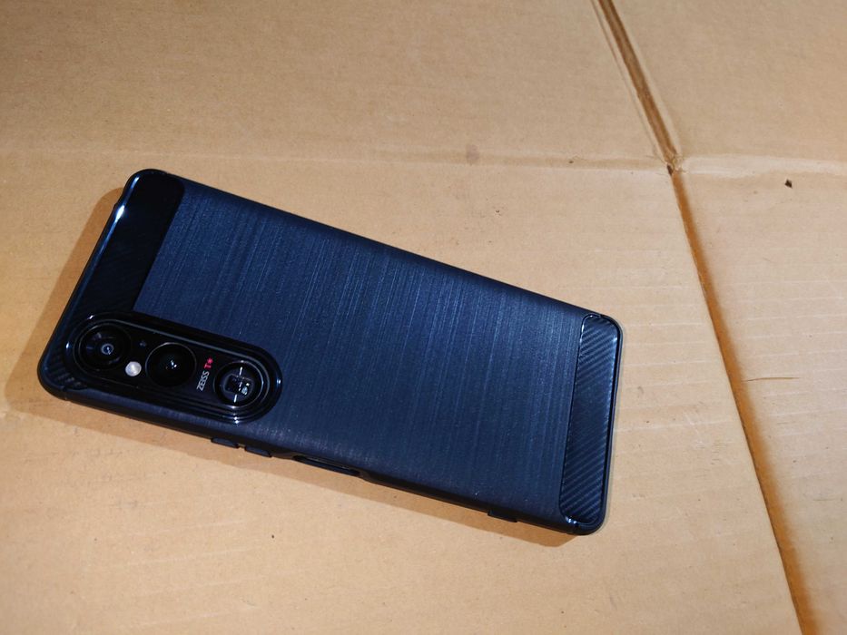 Sony Xperia 1 v Superb