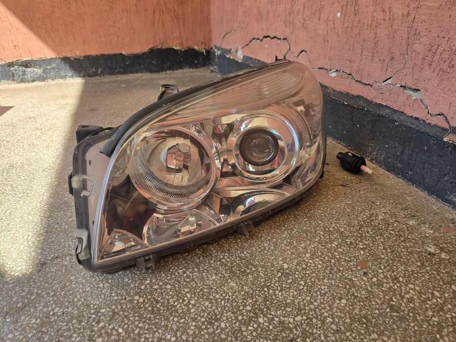 Фарове за Toyota Rav4