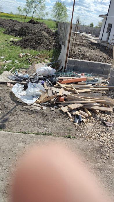 Ridic saci cu moloz din constructii