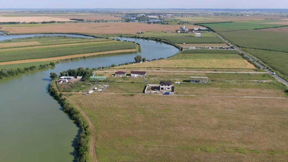 Terenuri intravilane in zona lacurilor