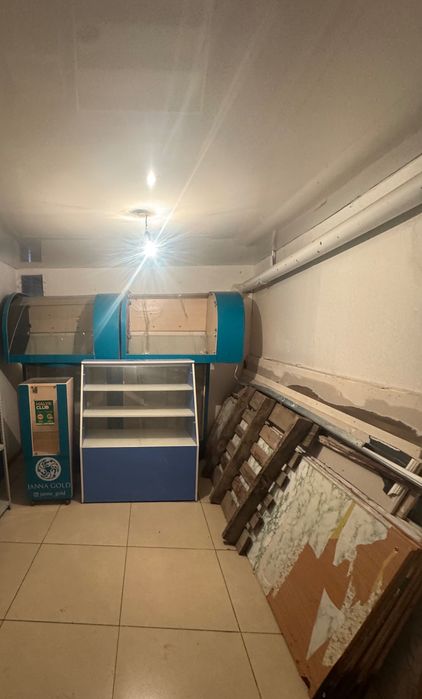 Отдам полки витрины доски
