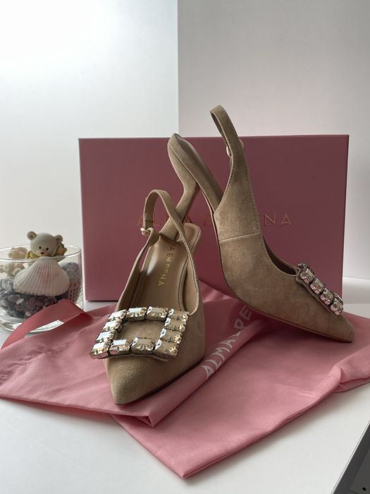 Елегантни дамски обувки