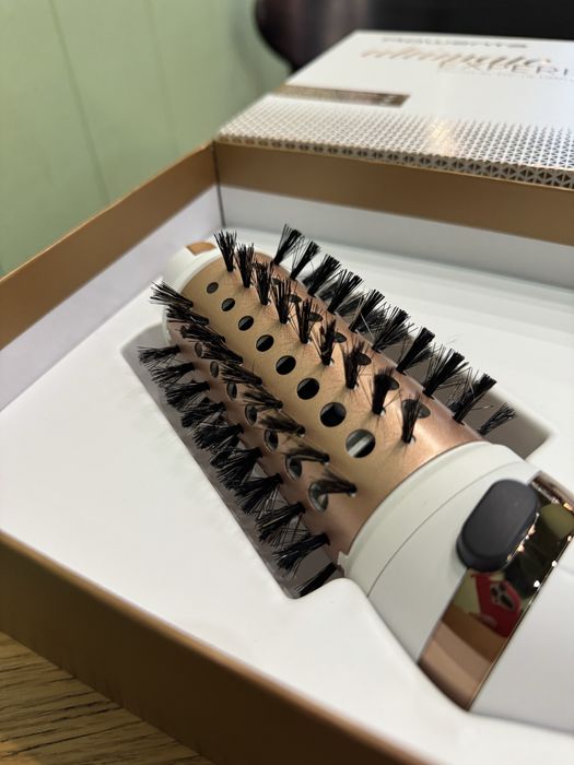 Фен-щетка Rowenta ultimate experience