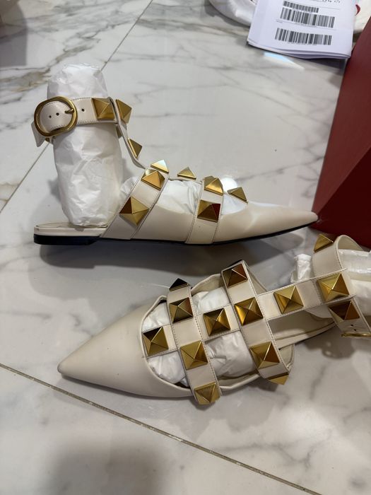 Valentino Garavani Roman Stud Ballerina  37
