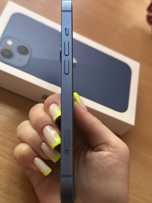 Продам Iphone 13 128ГБ
