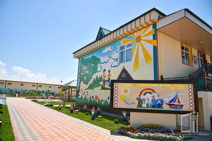 Робот-рассом[ художник]UV-Краска Деворга расм чизиш Рисование на стене