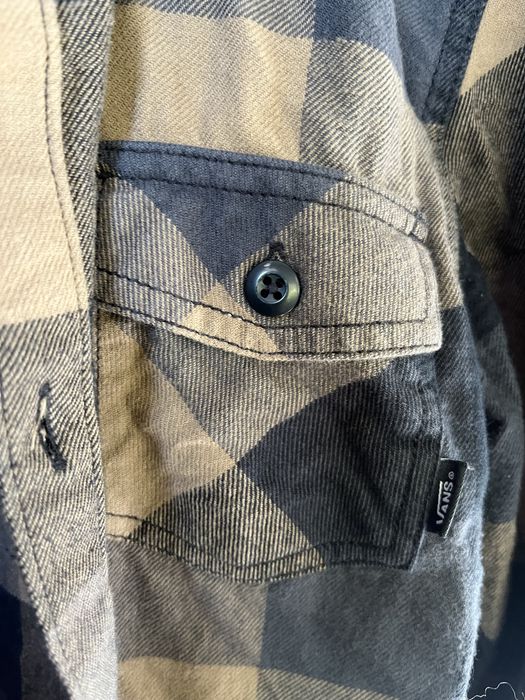 Есенно яке Benetton и риза Vans