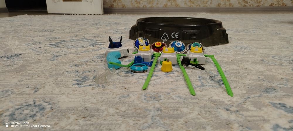 Beyblade арена + волчки, набор б/у