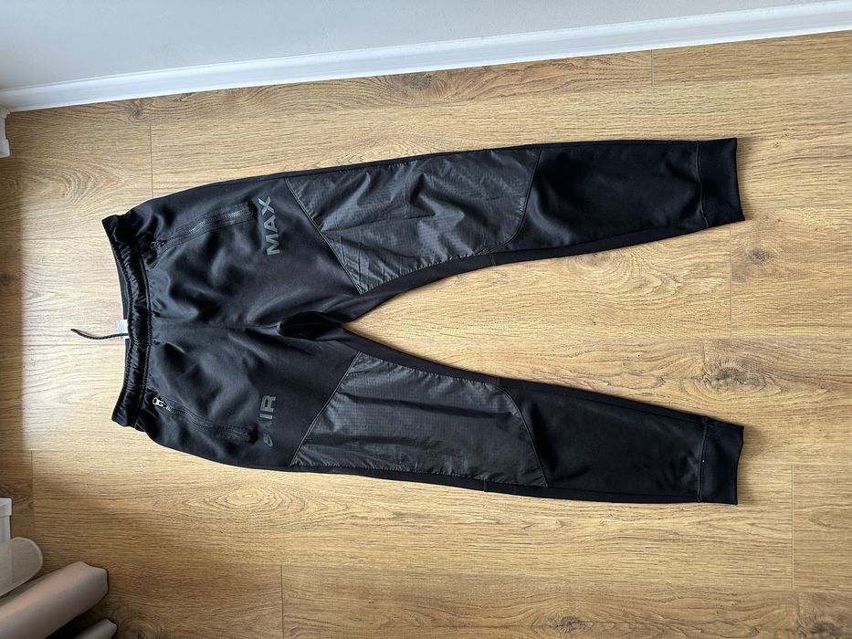 Оригинално мъжко долнище Nike Air – размер M