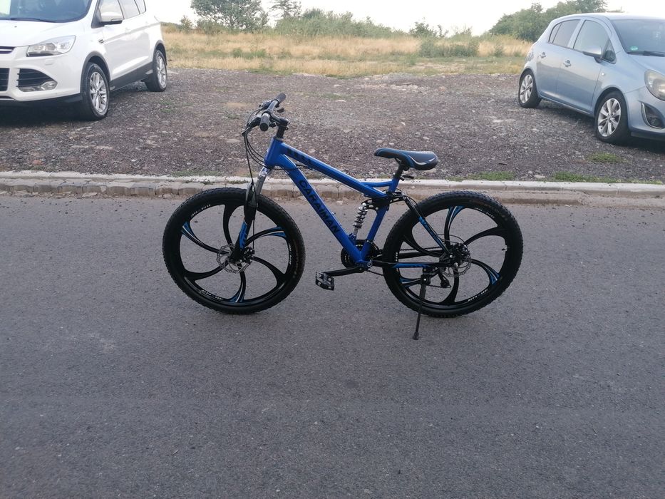 Vând bicicleta 26